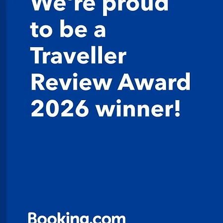 'active Life' - Hockey, Football And Basketball Stadium, Vivo Shopping Center - Parking And Air Conditioned * 布拉迪斯拉发